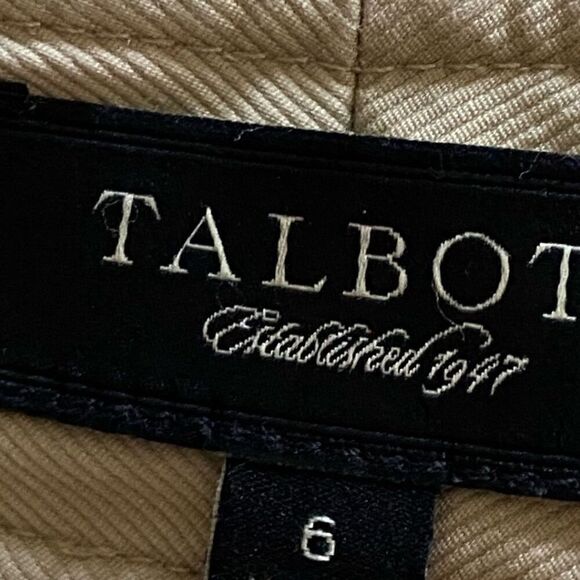 Talbots Beige Bermuda Shorts Size 6 Button Flap Pockets Flat Front - Picture 3 of 8